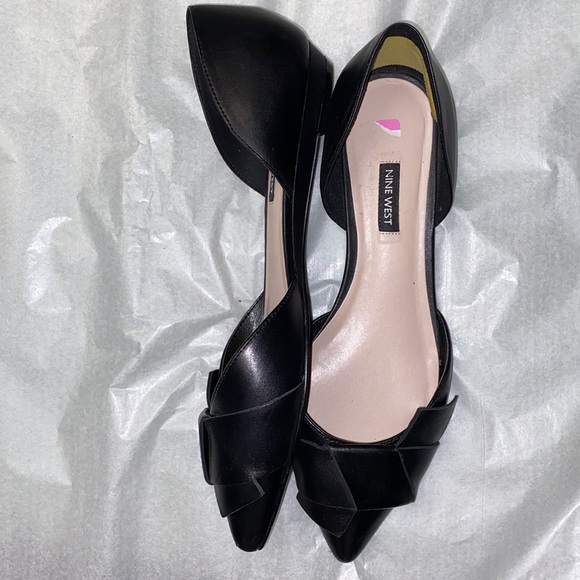 Nine West flat Pointy w/abstract bow EUC - Picture 5 of 7